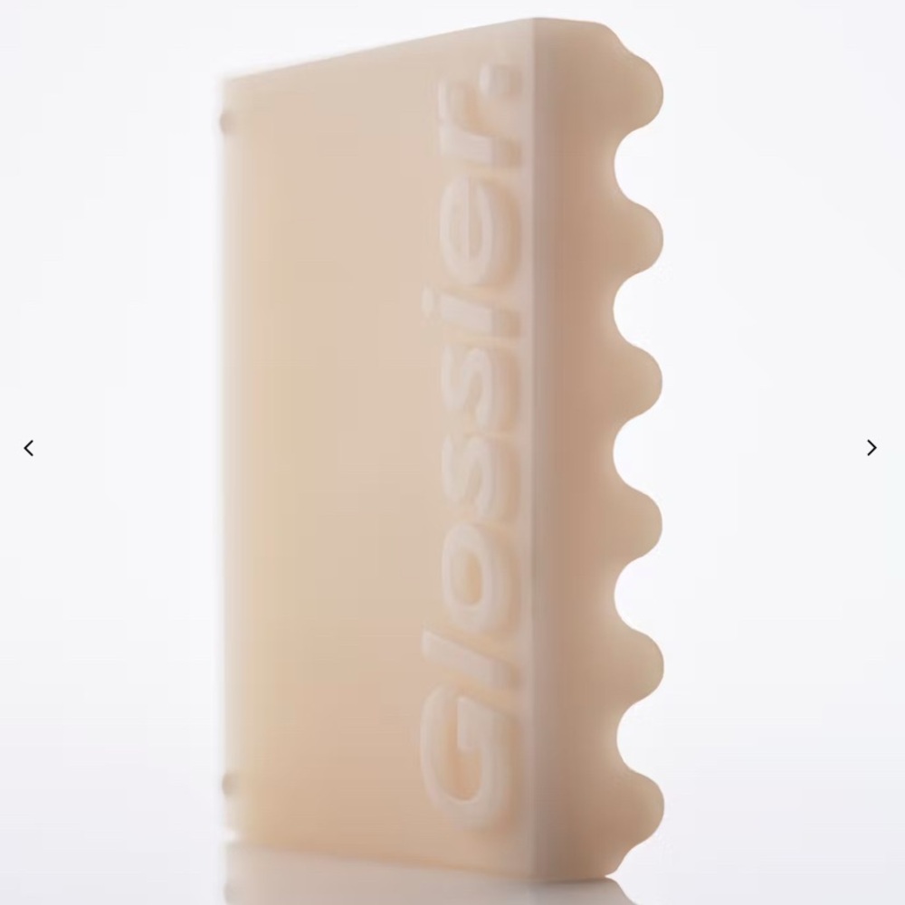 Glossier Wavy Tray in Salt - New